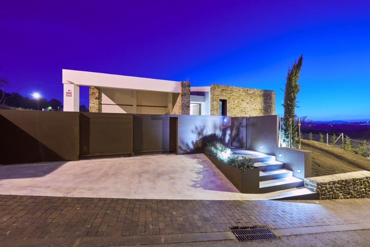 3 bedroom Villa for sale in Saus with pool - € 690,000 (Ref: 6152311)