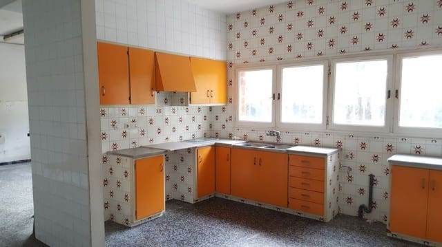 10 soveværelse Erhverv til salg i Vall-llobrega - € 800.000 (Ref: 6810841)