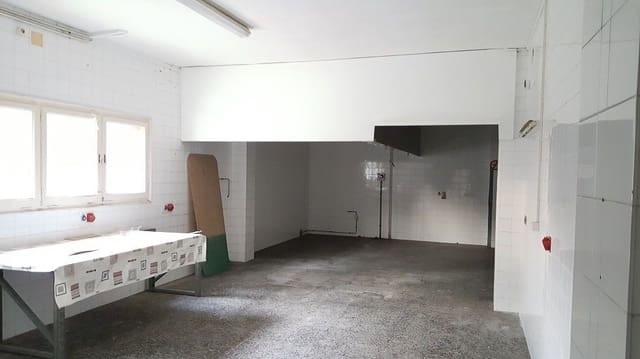 10 soveværelse Erhverv til salg i Vall-llobrega - € 800.000 (Ref: 6810841)