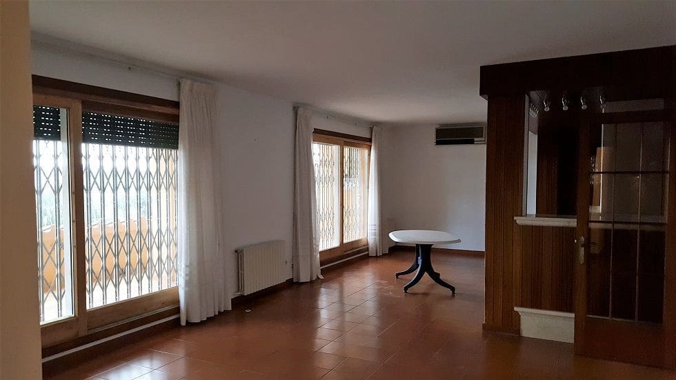 10 soveværelse Erhverv til salg i Vall-llobrega - € 800.000 (Ref: 6810841)