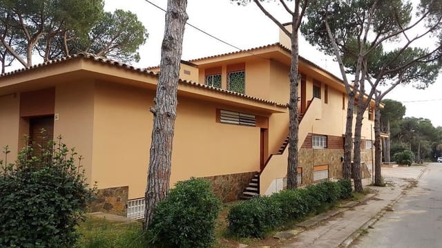 10 soveværelse Erhverv til salg i Vall-llobrega - € 800.000 (Ref: 6810841)