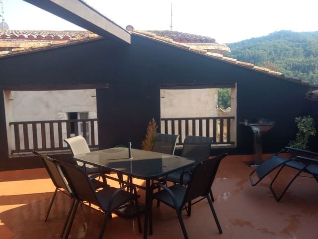 Villa til salgs i Besalú - € 250 000 (Ref: 6950959)