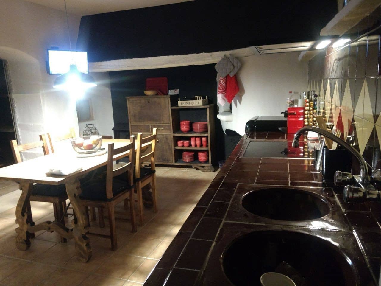 Villa til salgs i Besalu - € 250 000 (Ref: 6950959)