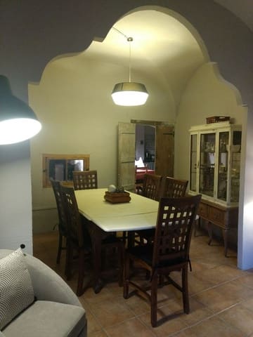 Villa til salgs i Besalú - € 250 000 (Ref: 6950959)