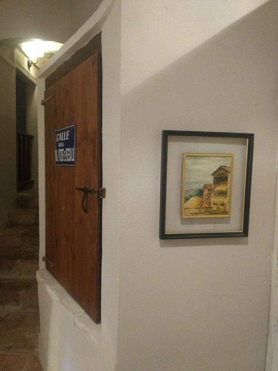 Villa til salgs i Besalu - € 250 000 (Ref: 6950959)