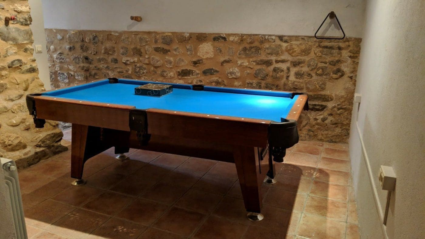 Villa til salgs i Besalu - € 250 000 (Ref: 6950959)