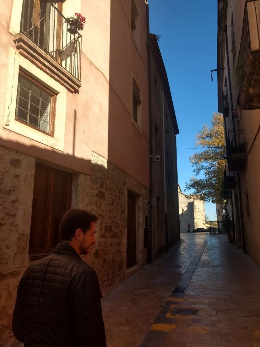 Villa til salgs i Besalu - € 250 000 (Ref: 6950959)