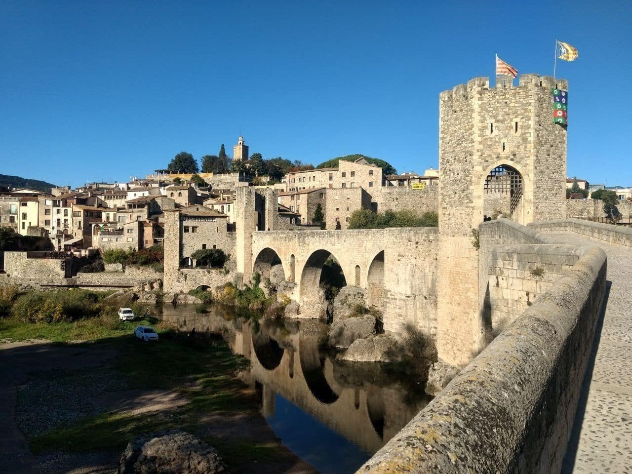 Villa til salgs i Besalu - € 250 000 (Ref: 6950959)