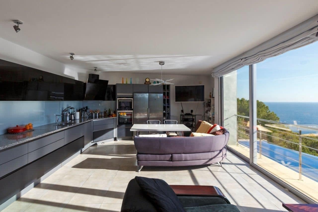 4 soveværelse Villa til salg i Tamariu med swimmingpool garage - € 1.590.000 (Ref: 7604602)