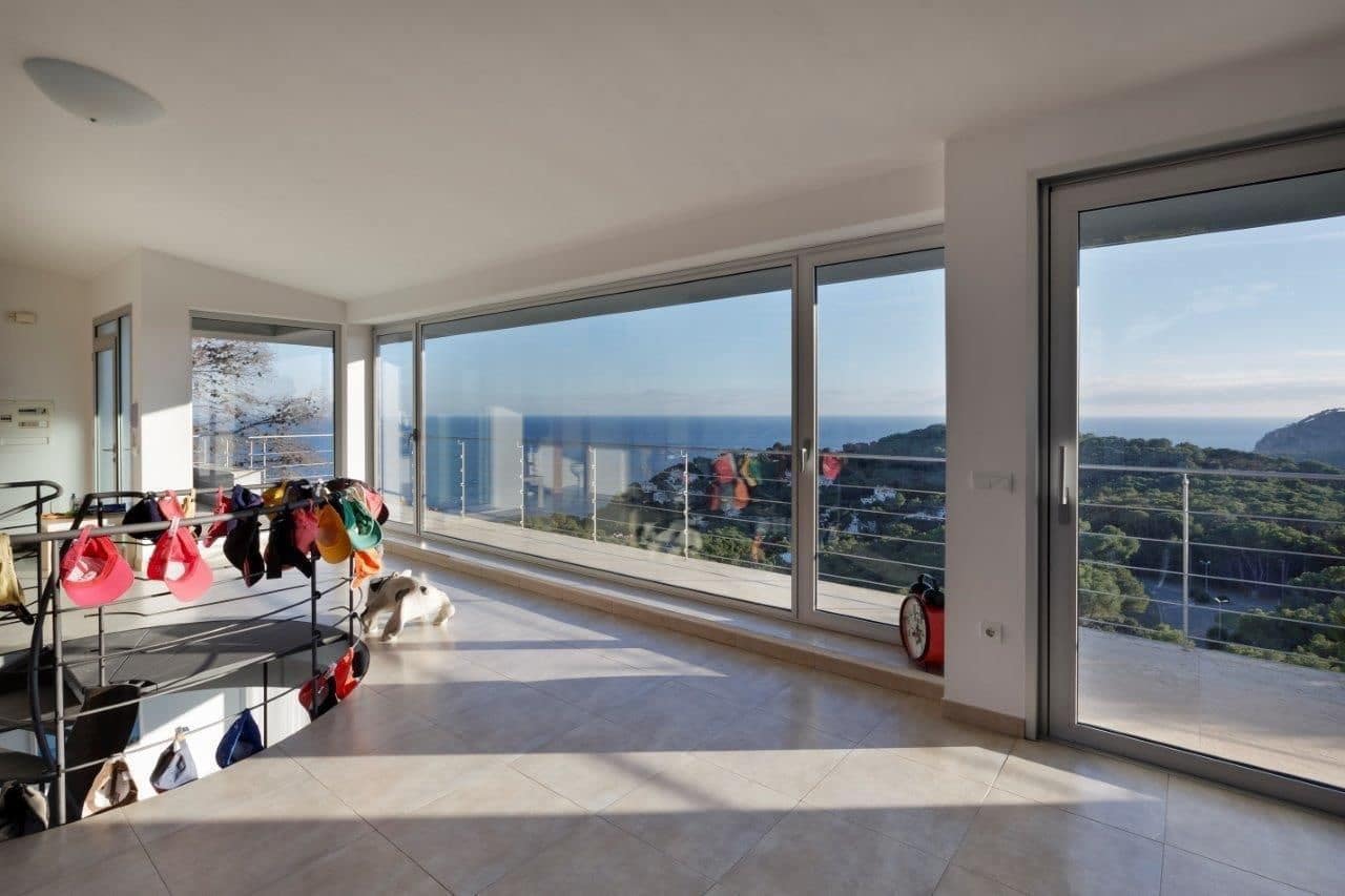 4 soveværelse Villa til salg i Tamariu med swimmingpool garage - € 1.590.000 (Ref: 7604602)