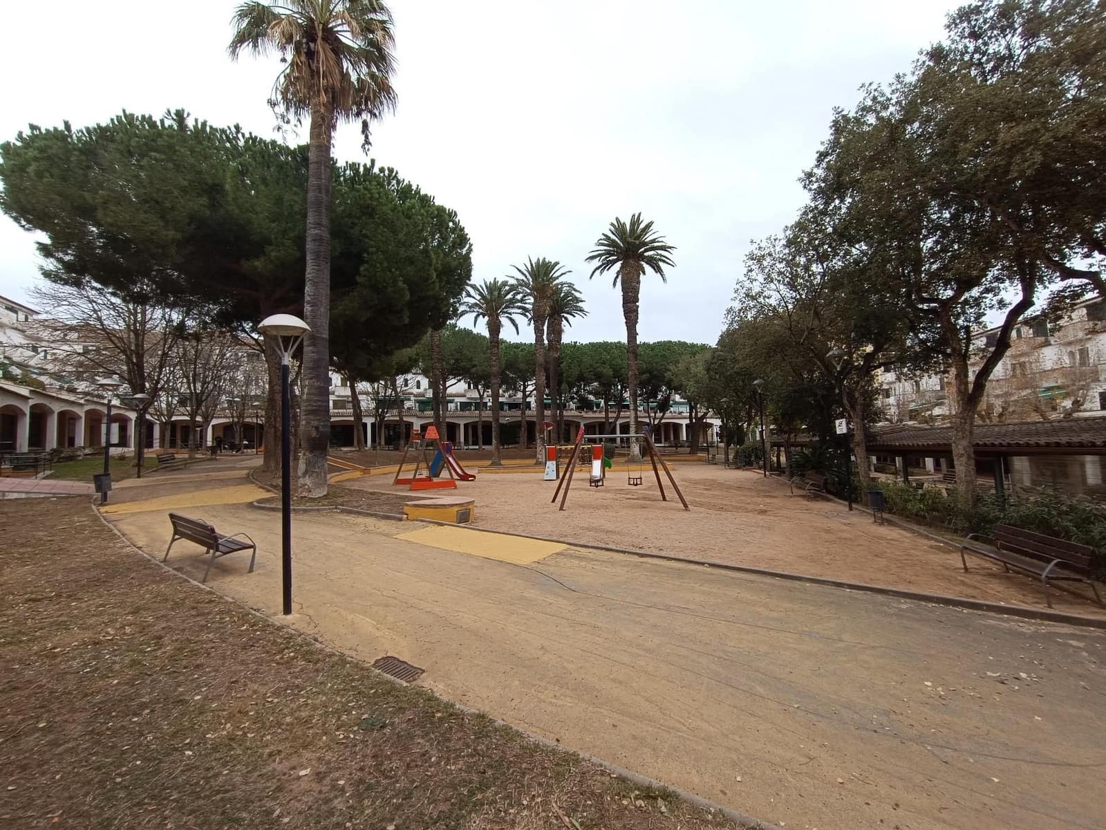 4 bedroom Terraced Villa for sale in Palafrugell - € 220,000 (Ref: 7982521)