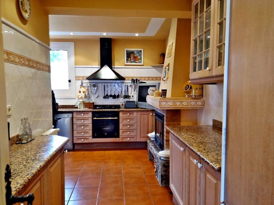 3 soveværelse Villa til salg i Santa Cristina d'Aro - € 695.000 (Ref: 8165809)