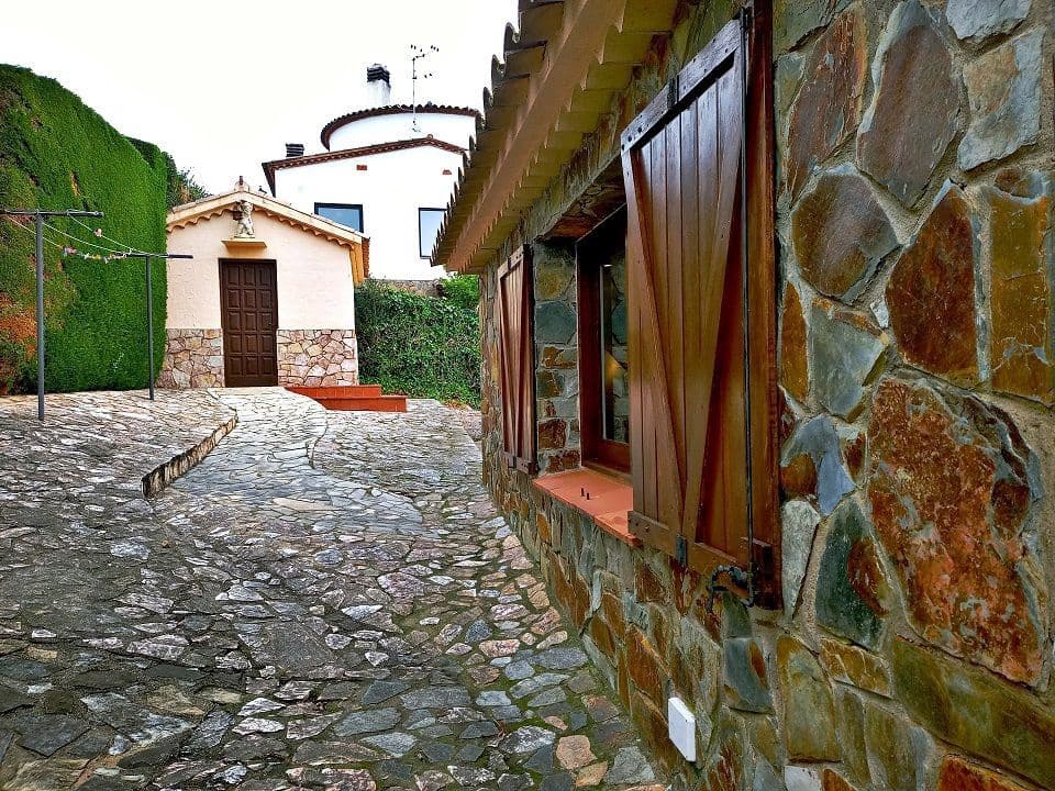 3 soveværelse Villa til salg i Santa Cristina d'Aro - € 695.000 (Ref: 8165809)