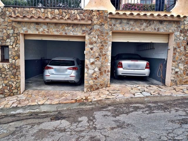 3 bedroom Villa for sale in Santa Cristina d'Aro - € 695,000 (Ref: 8165809)