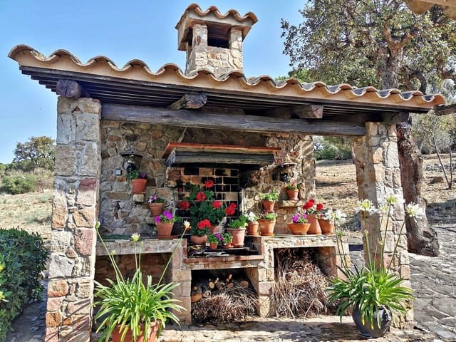 3 bedroom Villa for sale in Santa Cristina d'Aro - € 695,000 (Ref: 8165809)