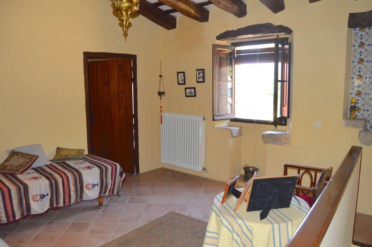 3 bedroom Villa for sale in Santa Cristina d'Aro - € 350,000 (Ref: 8226228)