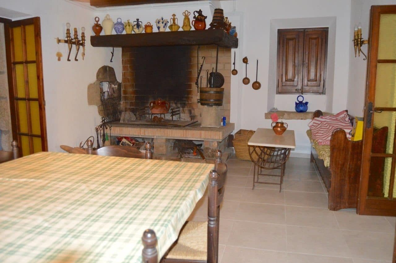 3 bedroom Villa for sale in Santa Cristina d'Aro - € 350,000 (Ref: 8226228)