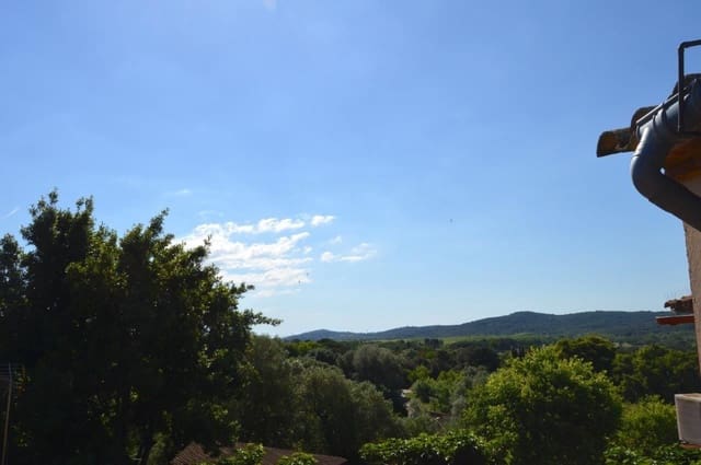 3 bedroom Villa for sale in Santa Cristina d'Aro - € 350,000 (Ref: 8226228)