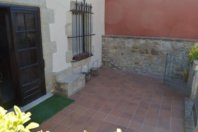 3 bedroom Villa for sale in Santa Cristina d'Aro - € 350,000 (Ref: 8226228)