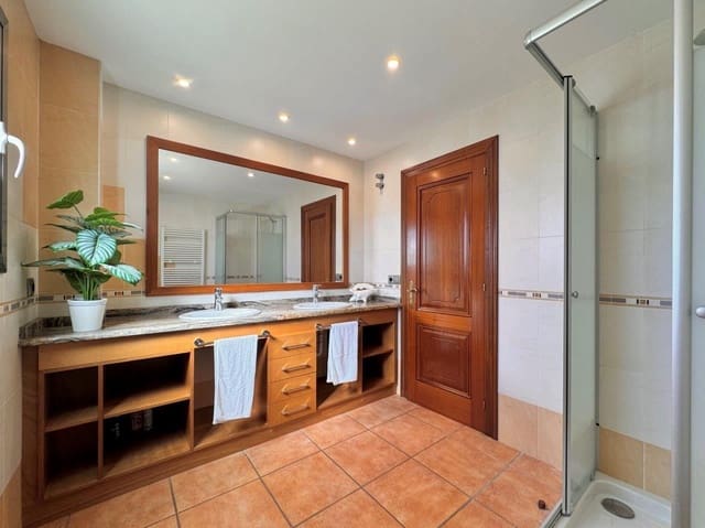 6 bedroom Villa for sale in Sant Antoni de Calonge, Calonge i Sant Antoni with pool garage - € 945,000 (Ref: 8268328)