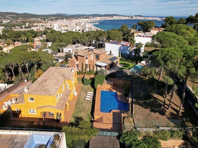6 bedroom Villa for sale in Sant Antoni de Calonge, Calonge i Sant Antoni with pool garage - € 945,000 (Ref: 8268328)
