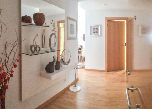 3 slaapkamer Appartement te koop in Platja d'Aro, Castell-Platja d'Aro met zwembad garage - € 480.000 (Ref: 8331534)