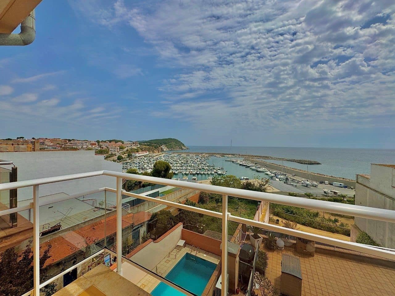 3 bedroom Penthouse for sale in Palamos with garage - € 637,000 (Ref: 8383034)