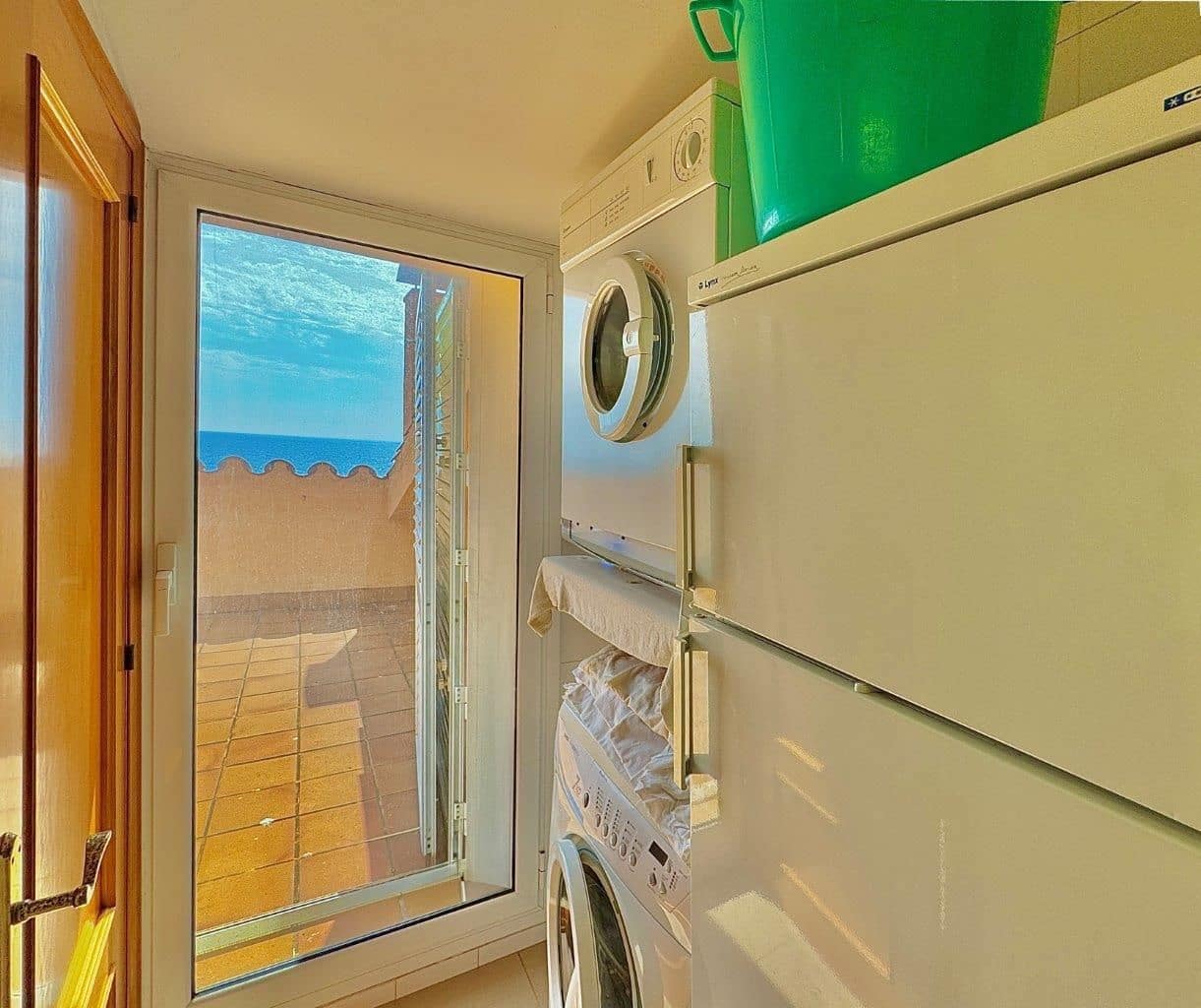 3 bedroom Penthouse for sale in Palamos with garage - € 637,000 (Ref: 8383034)