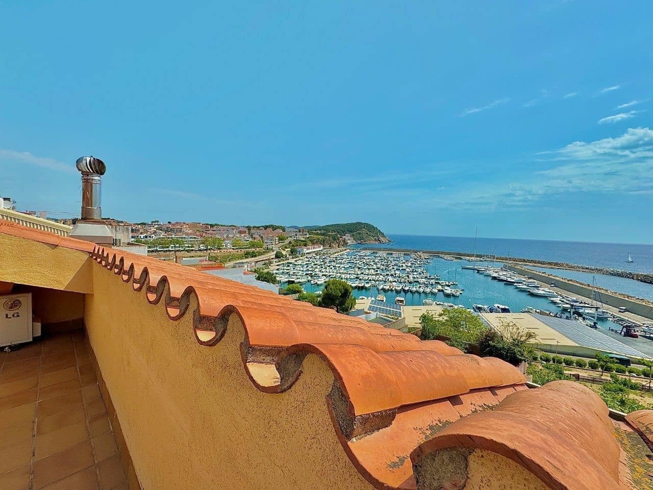 3 bedroom Penthouse for sale in Palamos with garage - € 637,000 (Ref: 8383034)