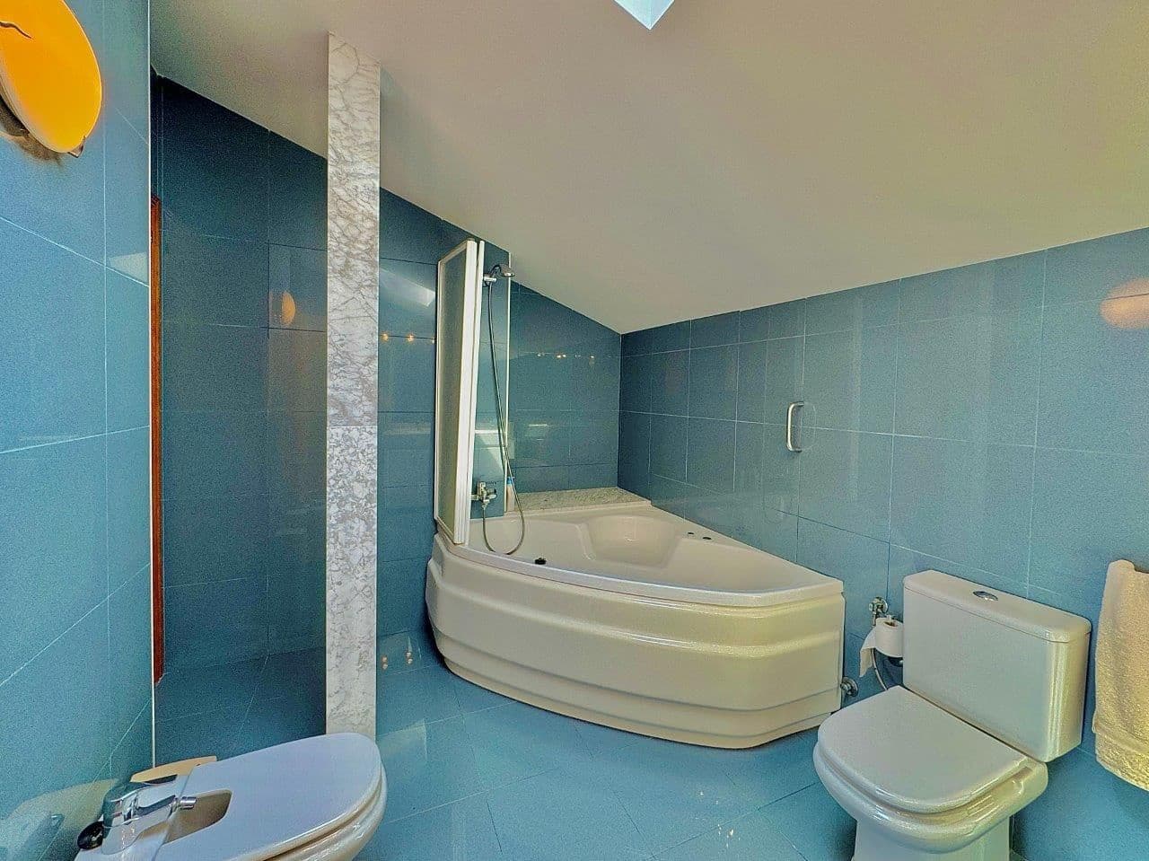 3 bedroom Penthouse for sale in Palamos with garage - € 637,000 (Ref: 8383034)