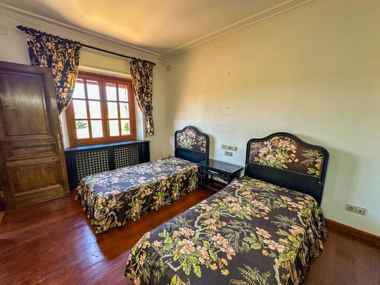 5 slaapkamer Villa te koop in Ordis met garage - € 580.000 (Ref: 8994052)