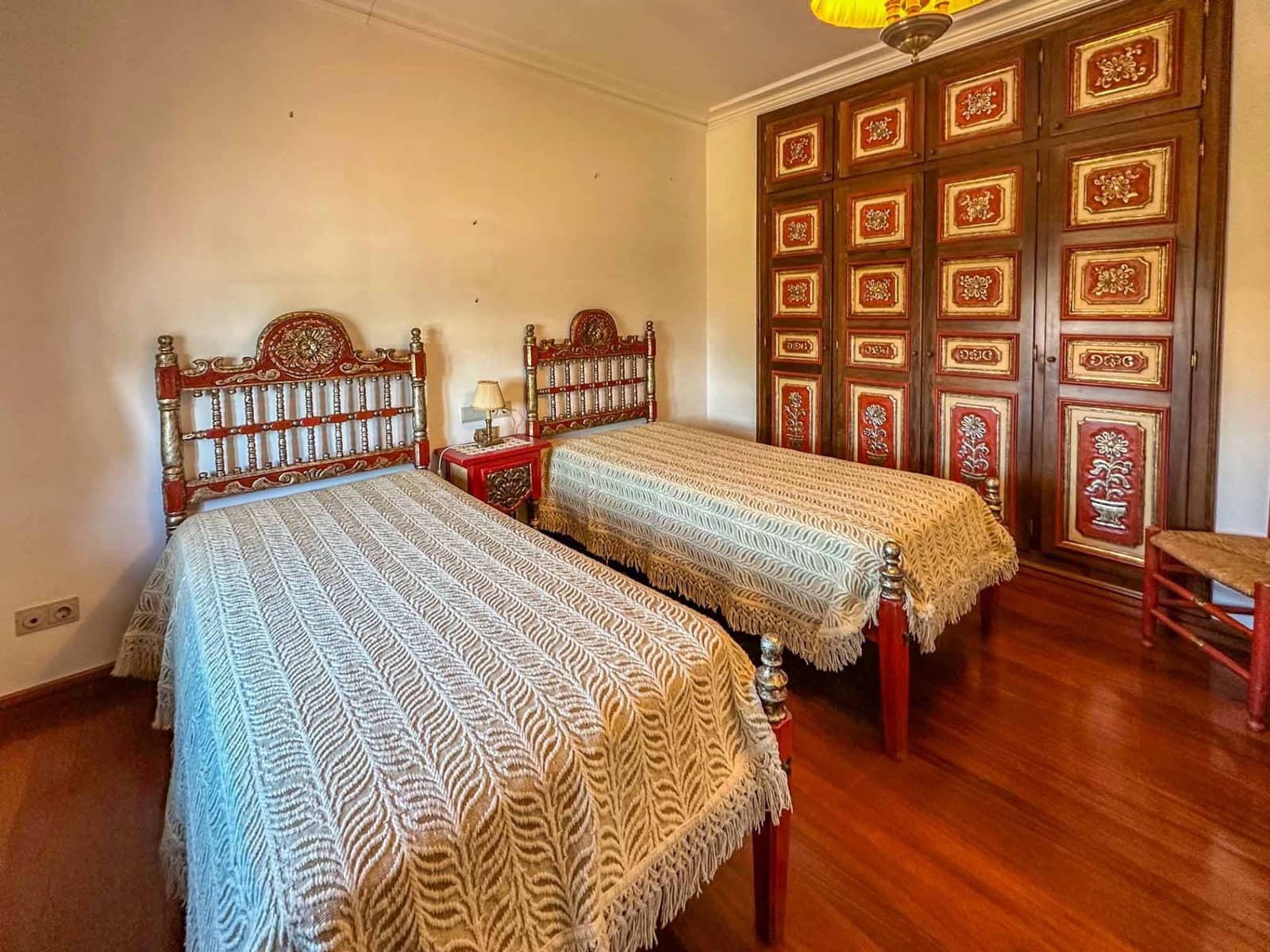 5 slaapkamer Villa te koop in Ordis met garage - € 580.000 (Ref: 8994052)