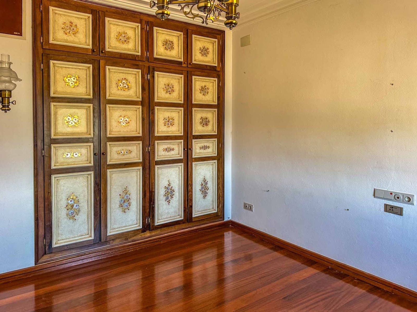 5 slaapkamer Villa te koop in Ordis met garage - € 580.000 (Ref: 8994052)