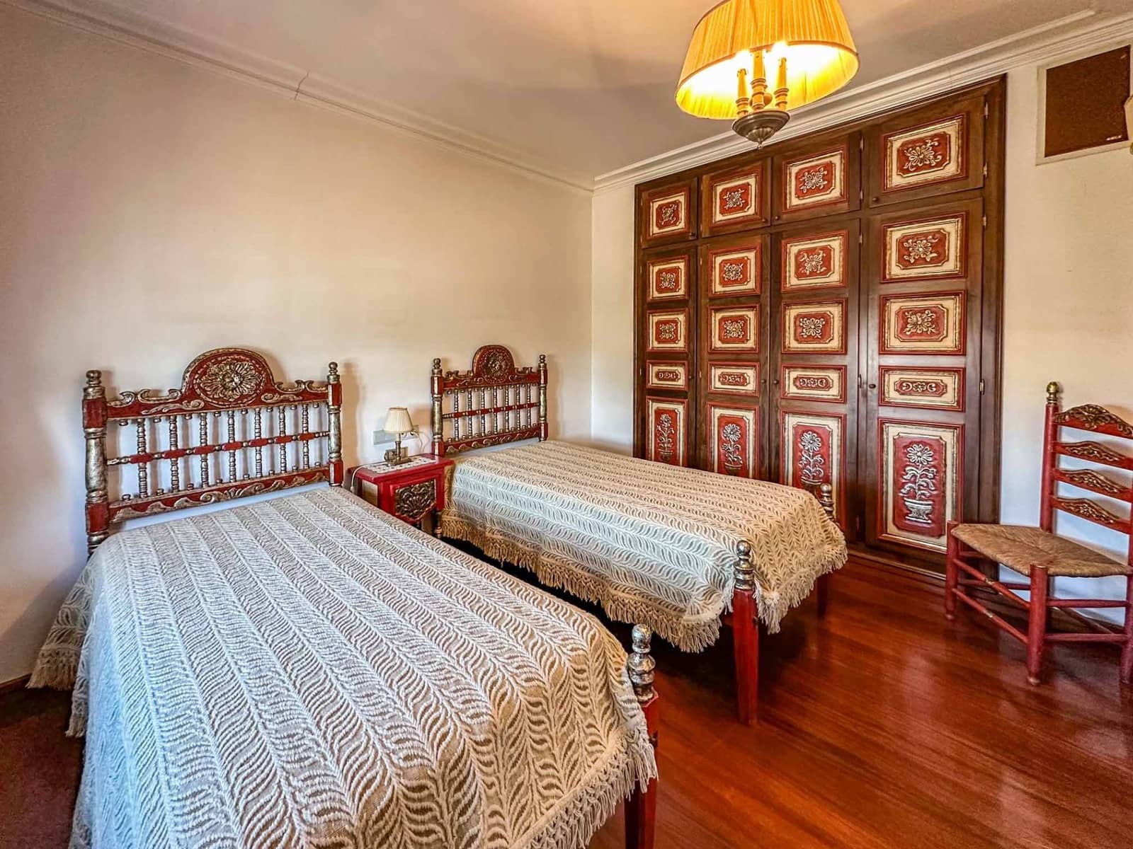 5 slaapkamer Villa te koop in Ordis met garage - € 580.000 (Ref: 8994052)