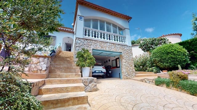 5 bedroom Villa for sale in Calonge i Sant Antoni with garage - € 680,000 (Ref: 9017374)