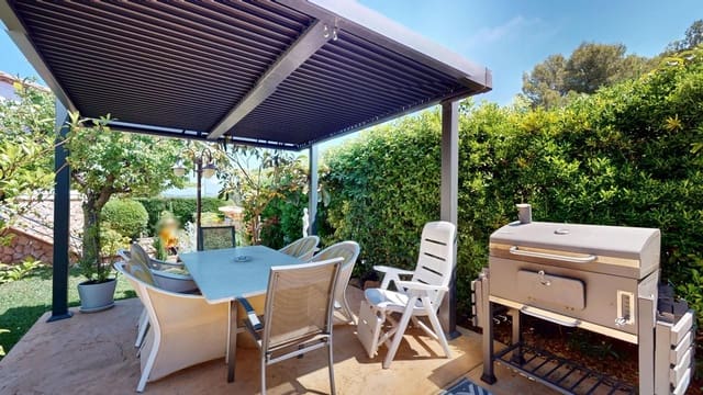 5 bedroom Villa for sale in Calonge i Sant Antoni with garage - € 680,000 (Ref: 9017374)