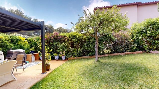 5 bedroom Villa for sale in Calonge i Sant Antoni with garage - € 680,000 (Ref: 9017374)