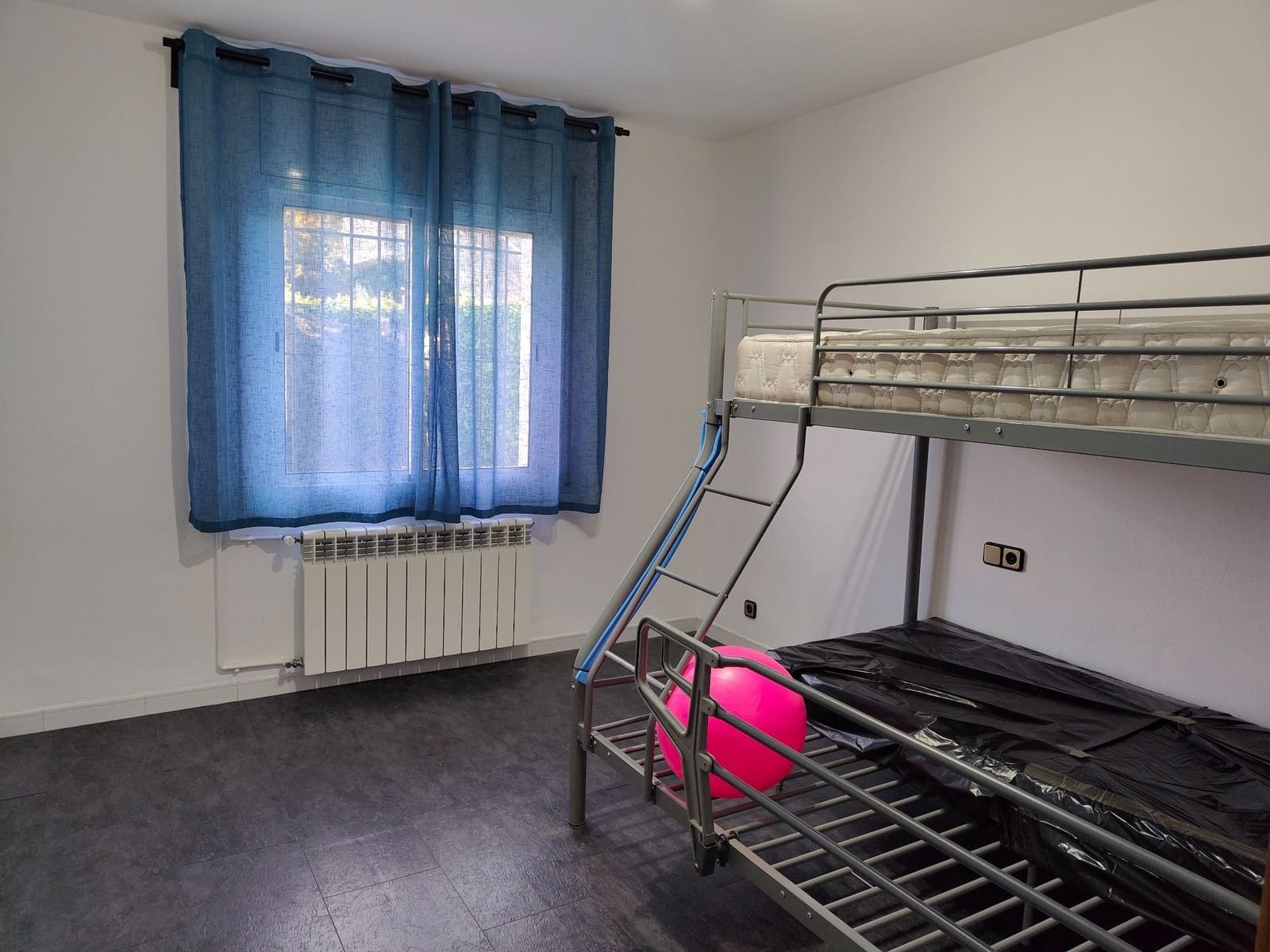 4 makuuhuone Huvila myytävänä paikassa Sant Antoni de Calonge mukana uima-altaan 
autotalli - 525 000 € (Ref: 9110157)