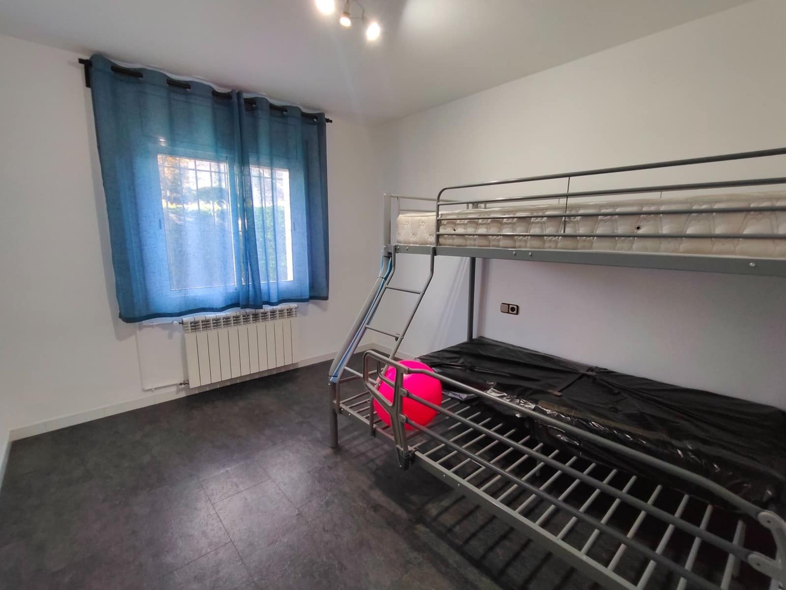 4 makuuhuone Huvila myytävänä paikassa Sant Antoni de Calonge mukana uima-altaan 
autotalli - 525 000 € (Ref: 9110157)