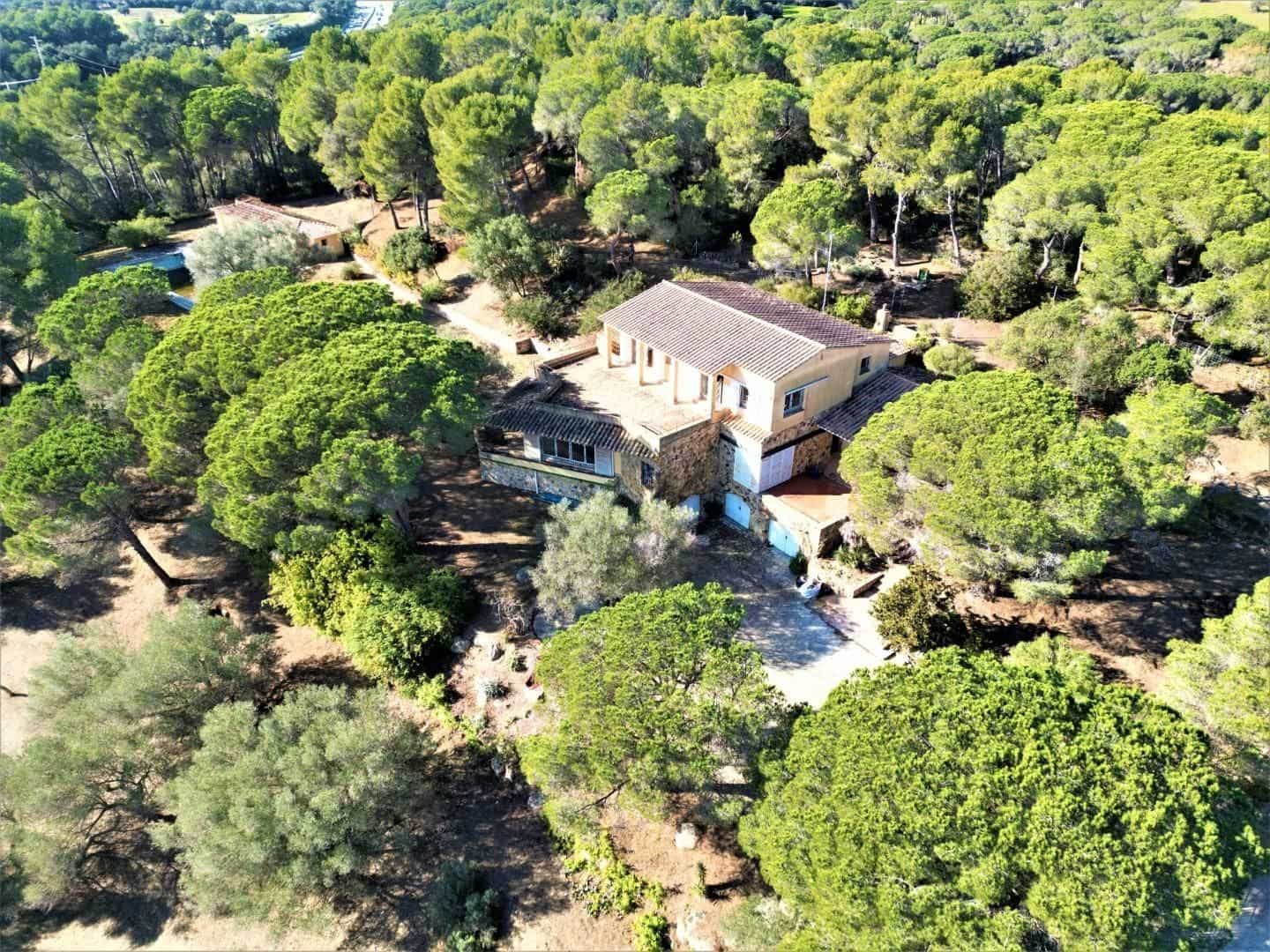 8 soveværelse Finca/Landehus til salg i Palamos med swimmingpool - € 1.300.000 (Ref: 9209137)