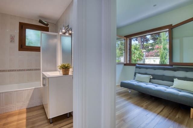 4 bedroom Villa for sale in Calonge i Sant Antoni - € 525,000 (Ref: 9217234)