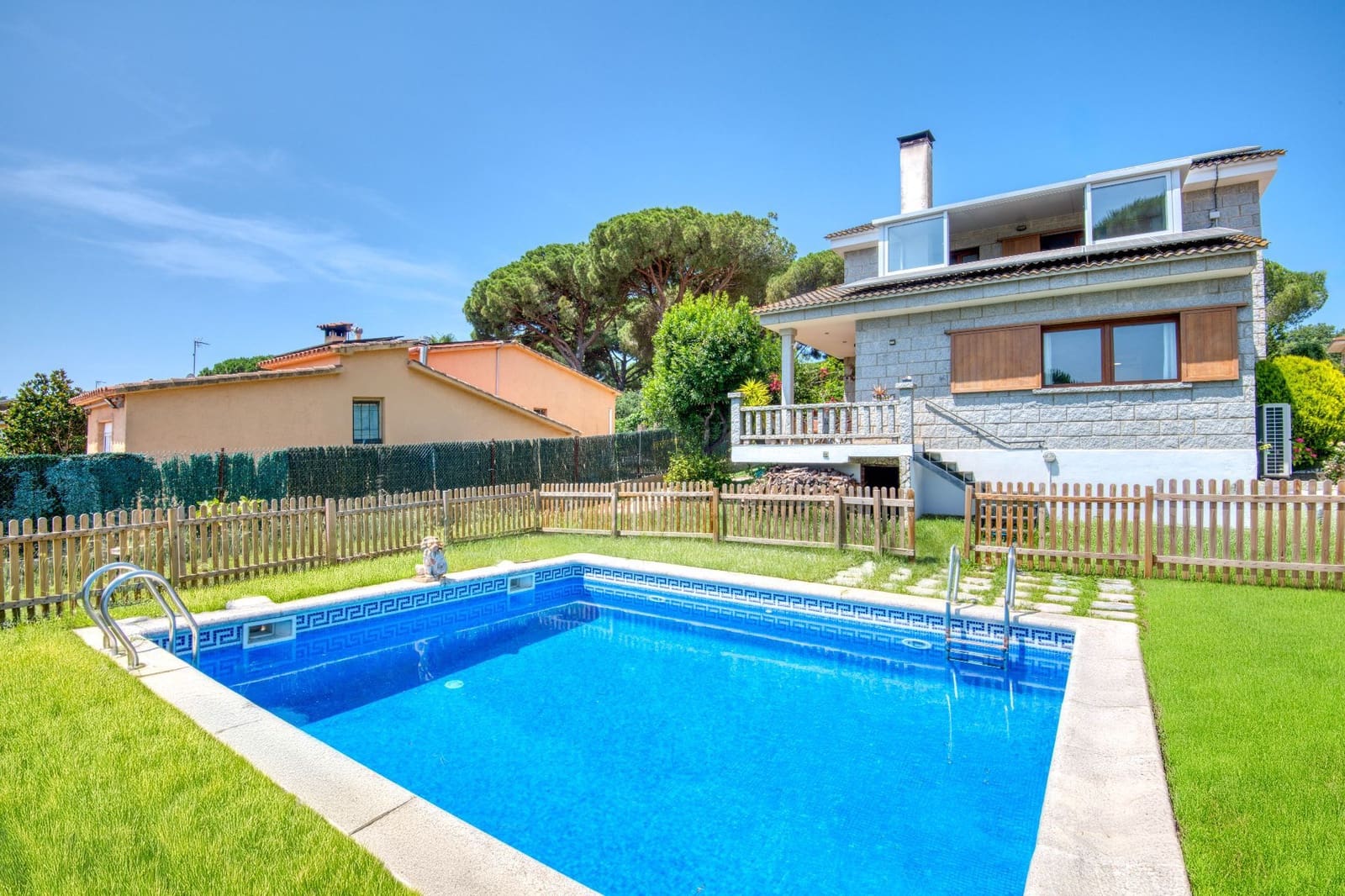 4 bedroom Villa for sale in Calonge i Sant Antoni - € 525,000 (Ref: 9217234)
