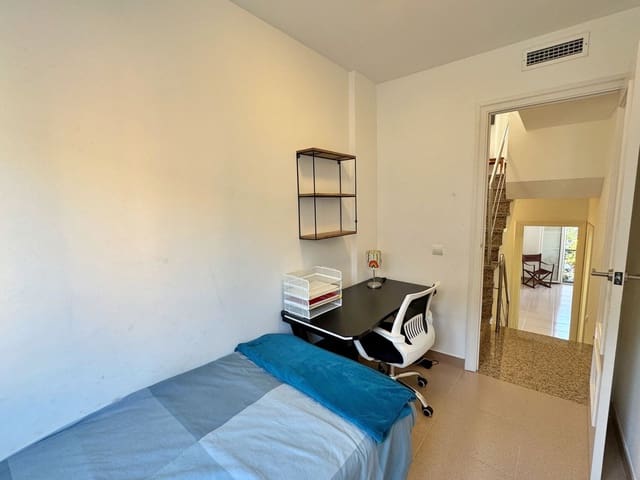 5 chambre Villa/Maison Mitoyenne à vendre à Tamariu, Palafrugell avec garage - 525 000 € (Ref: 9310701)