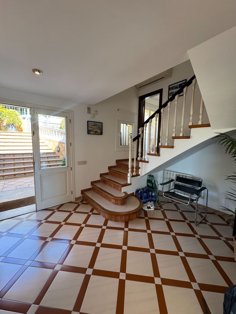 4 bedroom Villa for sale in Sant Feliu de Guixols - € 670,000 (Ref: 9406278)