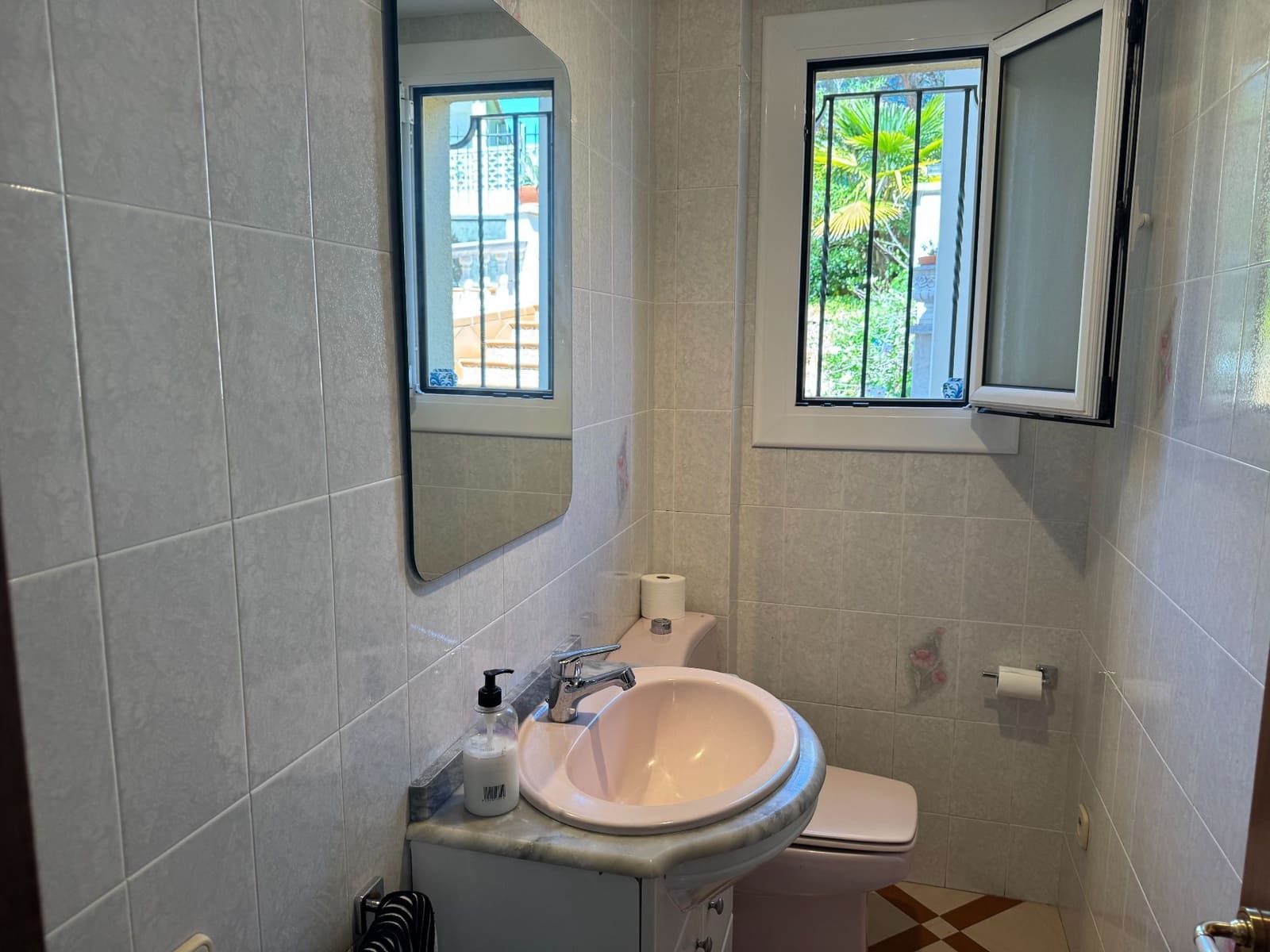 4 bedroom Villa for sale in Sant Feliu de Guixols - € 670,000 (Ref: 9406278)