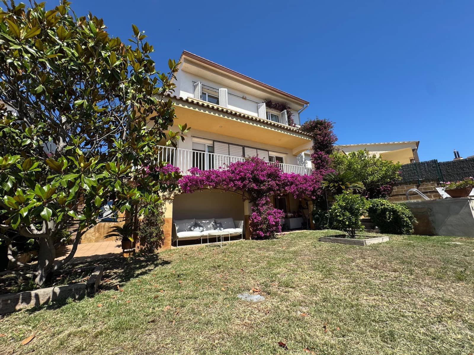 4 bedroom Villa for sale in Sant Feliu de Guixols - € 670,000 (Ref: 9406278)