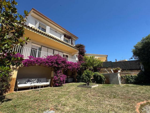 4 soveværelse Villa til salg i Sant Feliu de Guíxols med swimmingpool garage - € 670.000 (Ref: 9406278)