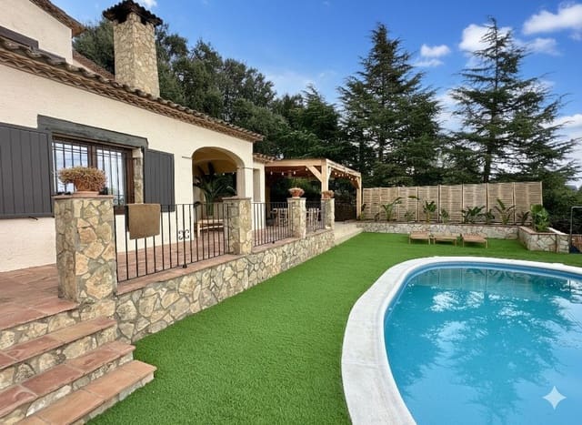 4 soverom Villa til salgs i Calonge i Sant Antoni med svømmebasseng garasje - € 735 000 (Ref: 9406279)