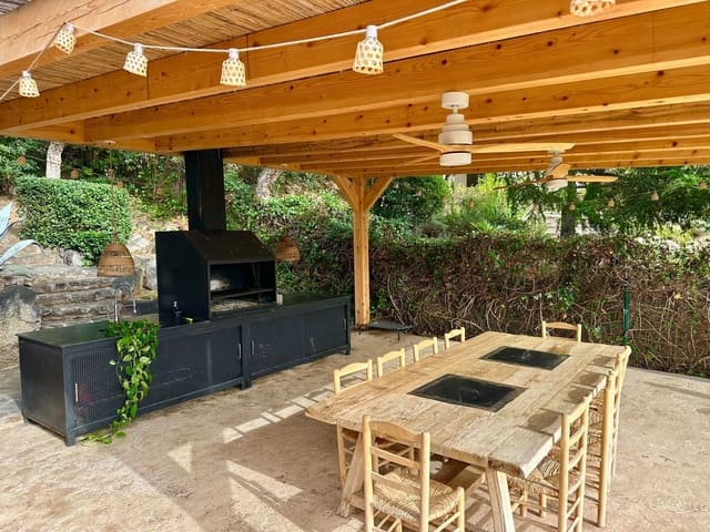 4 soverom Villa til salgs i Calonge i Sant Antoni med svømmebasseng garasje - € 735 000 (Ref: 9406279)