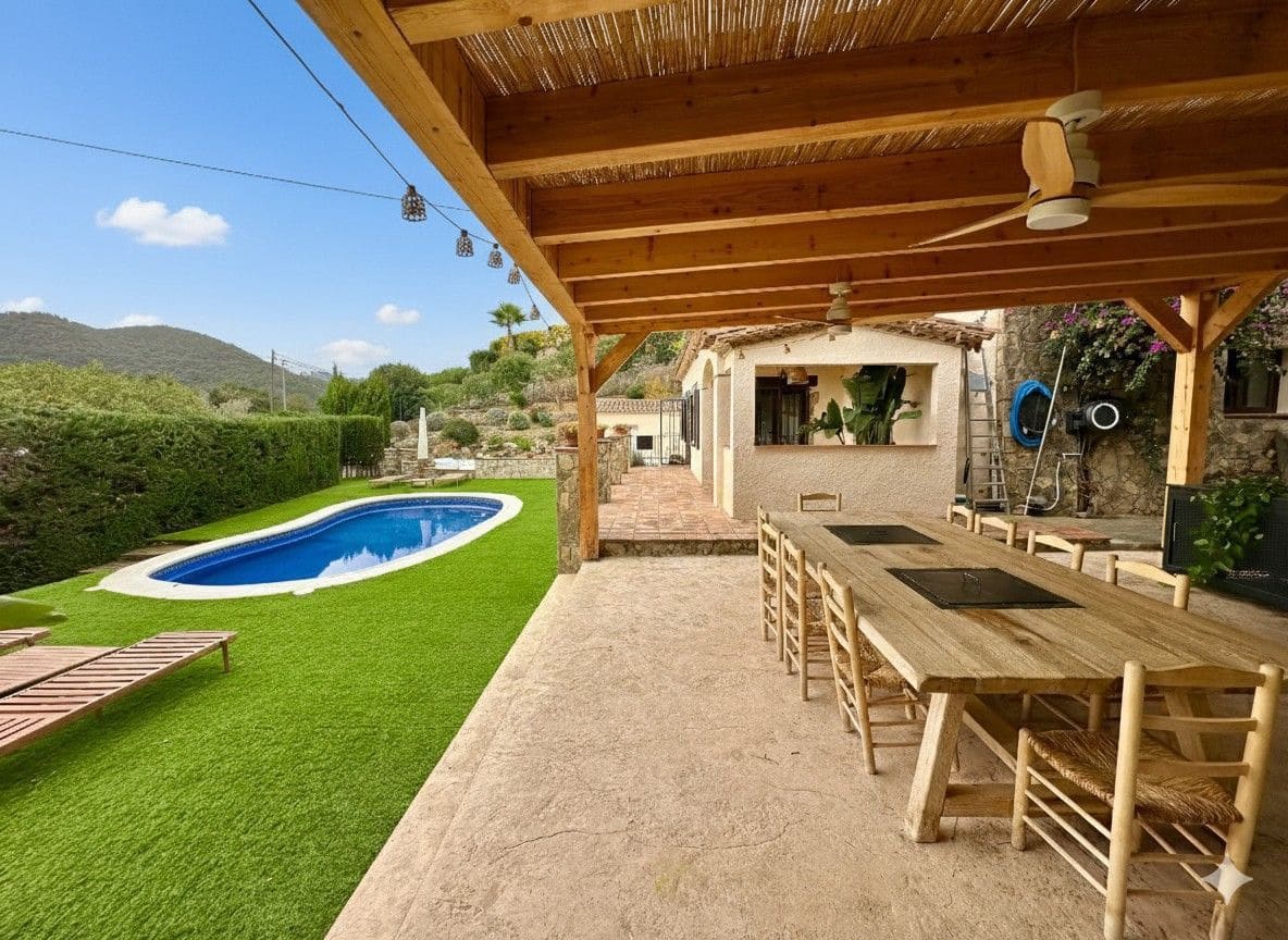 4 bedroom Villa for sale in Calonge i Sant Antoni with pool garage - € 695,000 (Ref: 9406279)